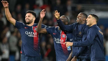Cuatro jugadores del PSG piden perdón por cánticos ofensivos contra el Marsella Cuatro jugadores del PSG piden perdón por cánticos ofensivos contra el Marsella