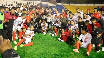 Nacional goleó (4-0) a Real Potosí y se adueñó de la Copa Integración Nacional goleó (4-0) a Real Potosí y se adueñó de la Copa Integración