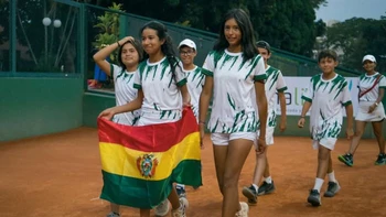 Equipo femenino de Bolivia ganó su primer partido en la Copa Cosat Sub-12 Equipo femenino de Bolivia ganó su primer partido en la Copa Cosat Sub-12