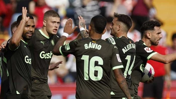 El Girona de Marcelo Claure remonta en casa del Rayo Vallecano y conserva liderato El Girona de Marcelo Claure remonta en casa del Rayo Vallecano y conserva liderato