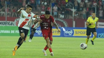 Guabirá y Always Ready se perjudicaron con empate sin goles Guabirá y Always Ready se perjudicaron con empate sin goles
