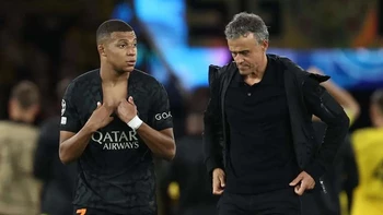 "Hoy no estoy muy contento con Kylian", dijo Luis Enrique pese al triplete de Mbappé "Hoy no estoy muy contento con Kylian", dijo Luis Enrique pese al triplete de Mbappé