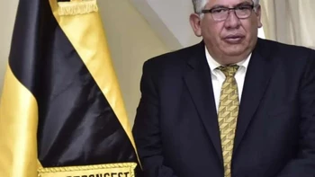 Ronald Crespo asumió la presidencia de The Strongest Ronald Crespo asumió la presidencia de The Strongest