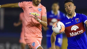Bolívar maneja los hilos del partido (1-1) Bolívar maneja los hilos del partido (1-1)