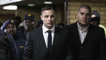 Excampeón paralímpico Oscar Pistorius salió de prisión y está "en su casa" Excampeón paralímpico Oscar Pistorius salió de prisión y está "en su casa"
