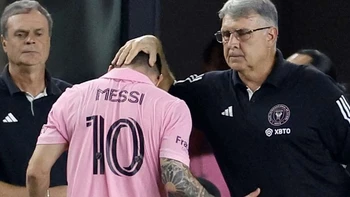 Messi será duda "hasta último momento" para la final de US Open Cup Messi será duda "hasta último momento" para la final de US Open Cup