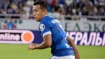 Roberto Carlos Fernández, titular y sustituido en la derrota del FC Baltika Roberto Carlos Fernández, titular y sustituido en la derrota del FC Baltika