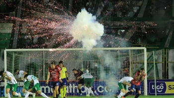Oriente Petrolero: el bochorno del barra brava ante Wilstermann Oriente Petrolero: el bochorno del barra brava ante Wilstermann
