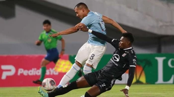 Aurora remontó para vencer a Real Santa Cruz por 2-1 Aurora remontó para vencer a Real Santa Cruz por 2-1