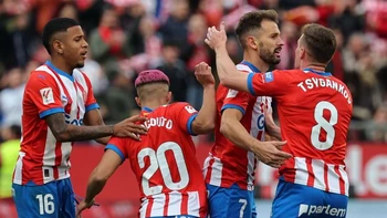 El Girona visitará al Barcelona en busca de un liderato liguero en solitario El Girona visitará al Barcelona en busca de un liderato liguero en solitario