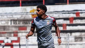Yohan Parra se adapta rápidamente a Real Santa Cruz Yohan Parra se adapta rápidamente a Real Santa Cruz