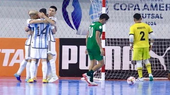Bolivia perdió (4-0) ante Argentina en su debut en la Copa América de Futsal Bolivia perdió (4-0) ante Argentina en su debut en la Copa América de Futsal