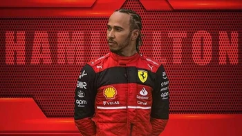 Hamilton cumple "otro sueño de niño" con su fichaje por Ferrari Hamilton cumple "otro sueño de niño" con su fichaje por Ferrari