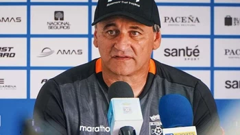 Carlos Bustos: “Estoy contento con la respuesta de los jugadores” Carlos Bustos: “Estoy contento con la respuesta de los jugadores”