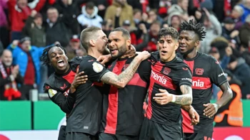 Leverkusen se clasifica a semifinales de Copa alemana tras ganar a Stuttgart Leverkusen se clasifica a semifinales de Copa alemana tras ganar a Stuttgart