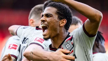 El Bayer Leverkusen ganó (2-1) en Heidenheim y consolidó su liderato El Bayer Leverkusen ganó (2-1) en Heidenheim y consolidó su liderato