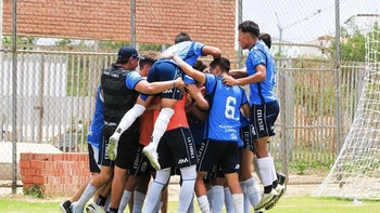 Torneo Nacional Sub-20: Blooming venció a Oriente en la semifinal de ida Torneo Nacional Sub-20: Blooming venció a Oriente en la semifinal de ida