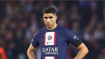 Jugador del PSG Hakimi se carea con mujer que lo acusa de violación en Francia Jugador del PSG Hakimi se carea con mujer que lo acusa de violación en Francia