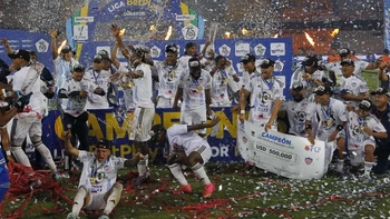 Junior de Barranquilla, campeón del torneo Clausura del fútbol colombiano Junior de Barranquilla, campeón del torneo Clausura del fútbol colombiano