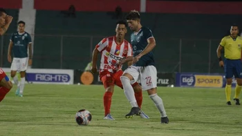 Gran remontada de Real Tomayapo para vencer a Independiente por 2-1 Gran remontada de Real Tomayapo para vencer a Independiente por 2-1