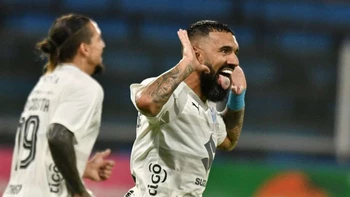 Palmaflor agoniza tras ser goleado (1-7) de local contra Bolívar Palmaflor agoniza tras ser goleado (1-7) de local contra Bolívar