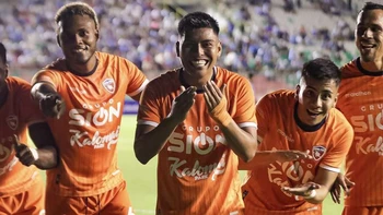 Torneo Apertura: Royal Pari visitará a Aurora este miércoles en partido reprogramado Torneo Apertura: Royal Pari visitará a Aurora este miércoles en partido reprogramado