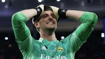 Courtois se rompe el menisco de la rodilla derecha Courtois se rompe el menisco de la rodilla derecha