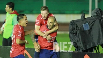 Wilstermann alzó vuelo en el Tahuichi: venció 2-0 a Real Santa Cruz Wilstermann alzó vuelo en el Tahuichi: venció 2-0 a Real Santa Cruz