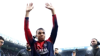 Mbappé dice adiós al Parque de los Príncipes con gol y derrota del PSG Mbappé dice adiós al Parque de los Príncipes con gol y derrota del PSG