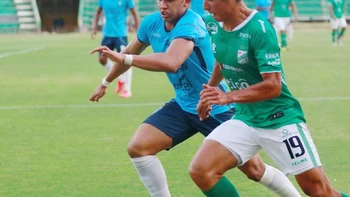 En caso de empate en puntos entre Blooming y Oriente el título se definirá mediante la ejecución de penales En caso de empate en puntos entre Blooming y Oriente el título se definirá mediante la ejecución de penales