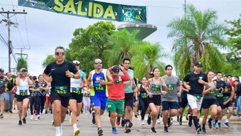 Katerine Surutt y Alejandro Bolívar ganaron la 4K de la UPSA Katerine Surutt y Alejandro Bolívar ganaron la 4K de la UPSA