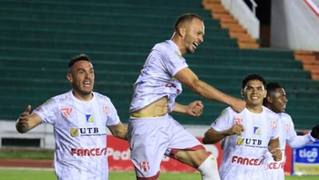 Independiente superó (1-0) a la ‘U’ de Vinto y el grupo C está al rojo vivo Independiente superó (1-0) a la ‘U’ de Vinto y el grupo C está al rojo vivo