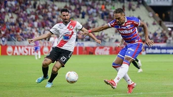 Nacional Potosí recibe a Fortaleza en procura de salir del fondo Nacional Potosí recibe a Fortaleza en procura de salir del fondo