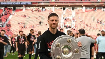 Nuevo éxito del Leverkusen: primer equipo en acabar invicto la Bundesliga Nuevo éxito del Leverkusen: primer equipo en acabar invicto la Bundesliga
