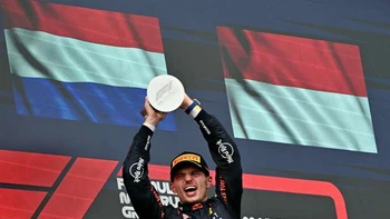 Verstappen resiste a Norris y firma otra victoria en Emilia-Romaña Verstappen resiste a Norris y firma otra victoria en Emilia-Romaña