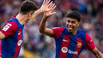 El Barcelona asegura el segundo puesto, y Villarreal frena al Real Madrid El Barcelona asegura el segundo puesto, y Villarreal frena al Real Madrid