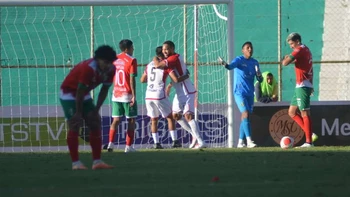 Tomayapo perdonó y cayó 0-1 ante Universitario Tomayapo perdonó y cayó 0-1 ante Universitario