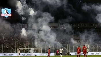 Hincha de Colo Colo murió tras ataque antes del amistoso con Universitario de Perú Hincha de Colo Colo murió tras ataque antes del amistoso con Universitario de Perú