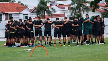Tensión en Oriente: fuerte discusión, empujones y por poco se agarran a golpes Tensión en Oriente: fuerte discusión, empujones y por poco se agarran a golpes