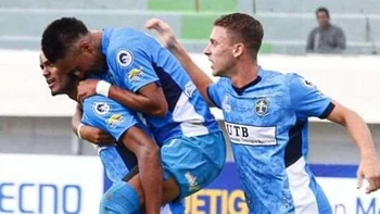 San Antonio camp…; le ganó por 1-2 a la ‘U’ de Vinto en la final de ida jugada en Capriles San Antonio camp…; le ganó por 1-2 a la ‘U’ de Vinto en la final de ida jugada en Capriles