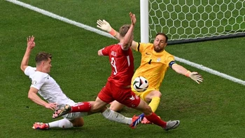 Eslovenia amargó a la Dinamarca de Eriksen con empate 1-1 Eslovenia amargó a la Dinamarca de Eriksen con empate 1-1