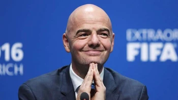 Infantino valora el "paso positivo" tras condena a aficionados del Valencia Infantino valora el "paso positivo" tras condena a aficionados del Valencia