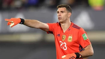 ‘Dibu’ Martínez decidido a ir a los Juegos Olímpicos pese a decisión del Aston Villa ‘Dibu’ Martínez decidido a ir a los Juegos Olímpicos pese a decisión del Aston Villa