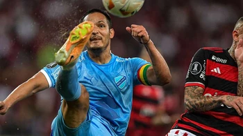 Flamengo goleó a Bolívar por 4-0, aunque la academia mantiene sus chances intactas Flamengo goleó a Bolívar por 4-0, aunque la academia mantiene sus chances intactas