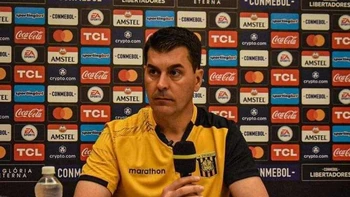 Ismael Rescalvo tras la clasificación a octavos: “Feliz por los jugadores, se lo merecían” Ismael Rescalvo tras la clasificación a octavos: “Feliz por los jugadores, se lo merecían”