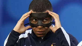 Mbappé: "Jugar con una máscara es un horror absoluto" Mbappé: "Jugar con una máscara es un horror absoluto"