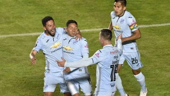 Junior de Barranquilla vs Bolívar síguelo por El Deber Radio 103.3 Junior de Barranquilla vs Bolívar síguelo por El Deber Radio 103.3