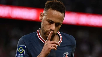 Neymar, un futuro por clarificar con el PSG Neymar, un futuro por clarificar con el PSG
