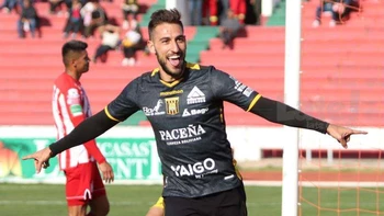 Luciano Ursino cuestionó al hincha de The Strongest: "¿Cuándo van a ir (al estadio)? ¿Cuándo ya salgamos campeones como el año pasado?" Luciano Ursino cuestionó al hincha de The Strongest: "¿Cuándo van a ir (al estadio)? ¿Cuándo ya salgamos campeones como el año pasado?"