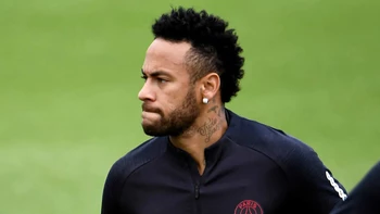 PSG cierra las puertas de salida de Neymar al Real Madrid y al Barcelona PSG cierra las puertas de salida de Neymar al Real Madrid y al Barcelona